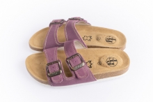 Dámské pantofle ve fialové barvě